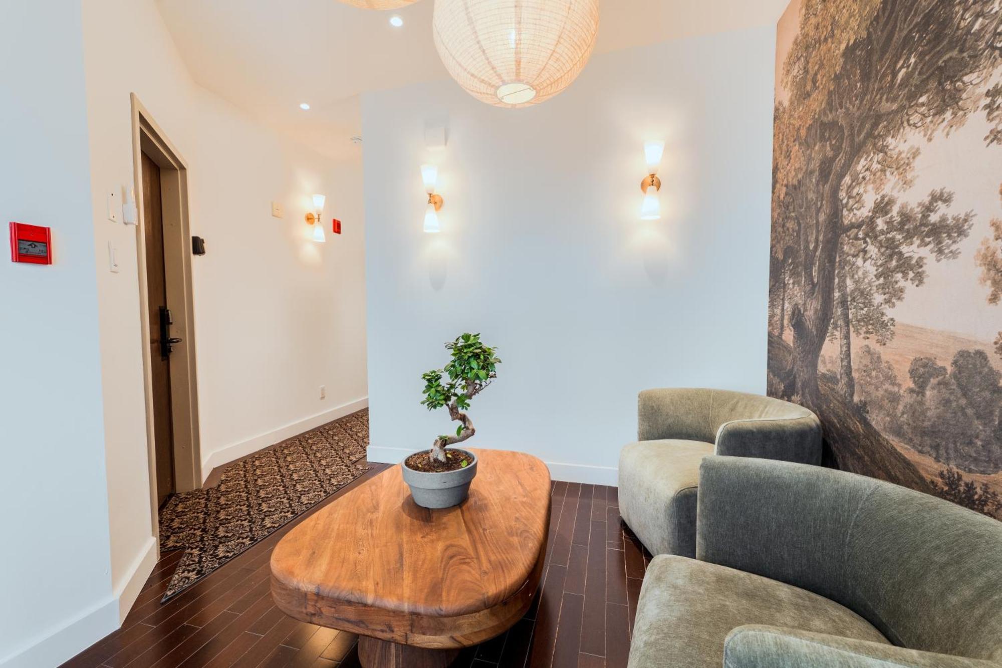 Self Check-In Boutique Hotel - Quartier Latin - Room 201 Montreal Exterior photo