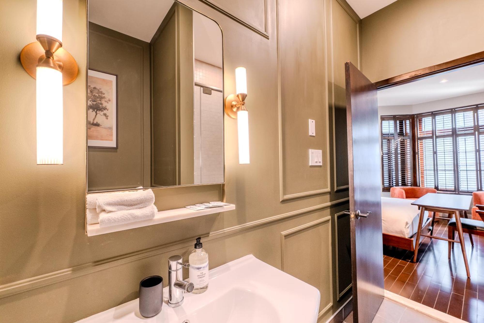 Self Check-In Boutique Hotel - Quartier Latin - Room 201 Montreal Exterior photo